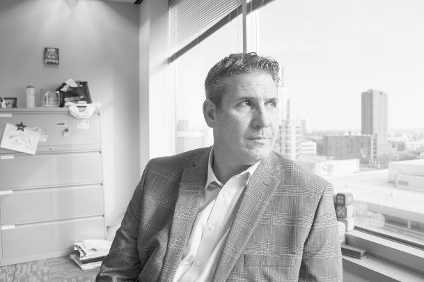 Giuseppe LoPiccolo/Capital News Service William Hinman, a peer mentor at the Maryland Center of Excellence on Problem Gambling, poses for a portrait at that organization’s office in Baltimore on Feb. 27, 2025.