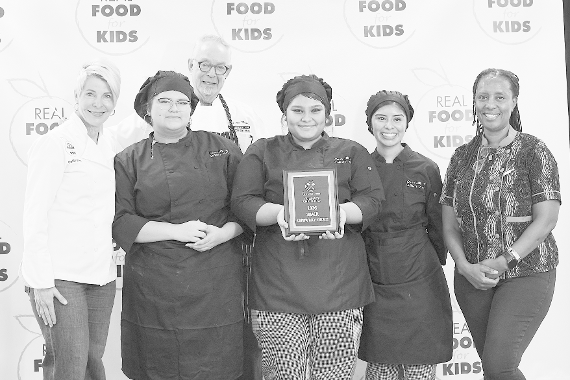 Photo Credit: Deb Lindsey Bonnie Moore (Executive Director, RFFK), Ype Von Hengst (Co-Founder and Chef, Silver Diner), 3 Students, Julie Onwonga (Teacher, Oxon Hill High School)
